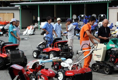 農機・自動車展示会