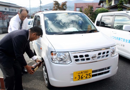 交通安全普及車寄贈式