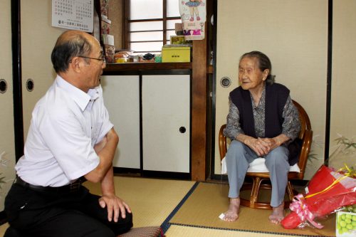 HP年金友の会100歳祝いIMG_4009